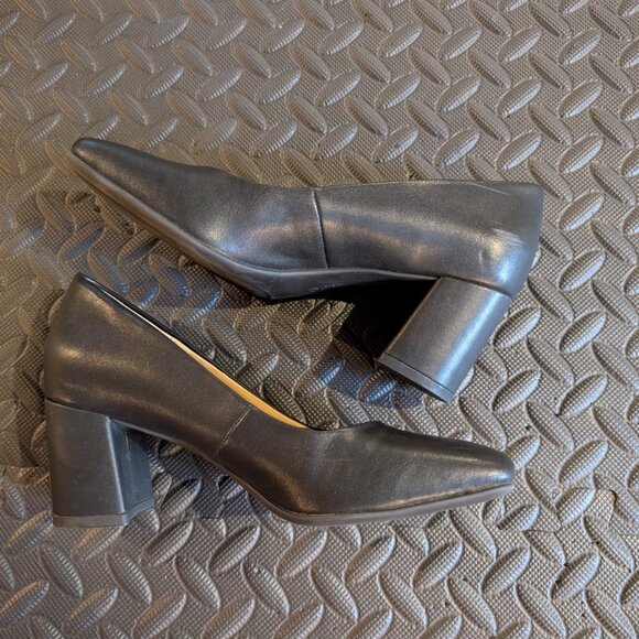 Women's Pumps - Picture 4 of 12